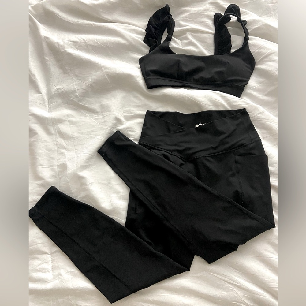 Popflex Ruffle Romance Bra and Hourglass Crisscross Leggings SET